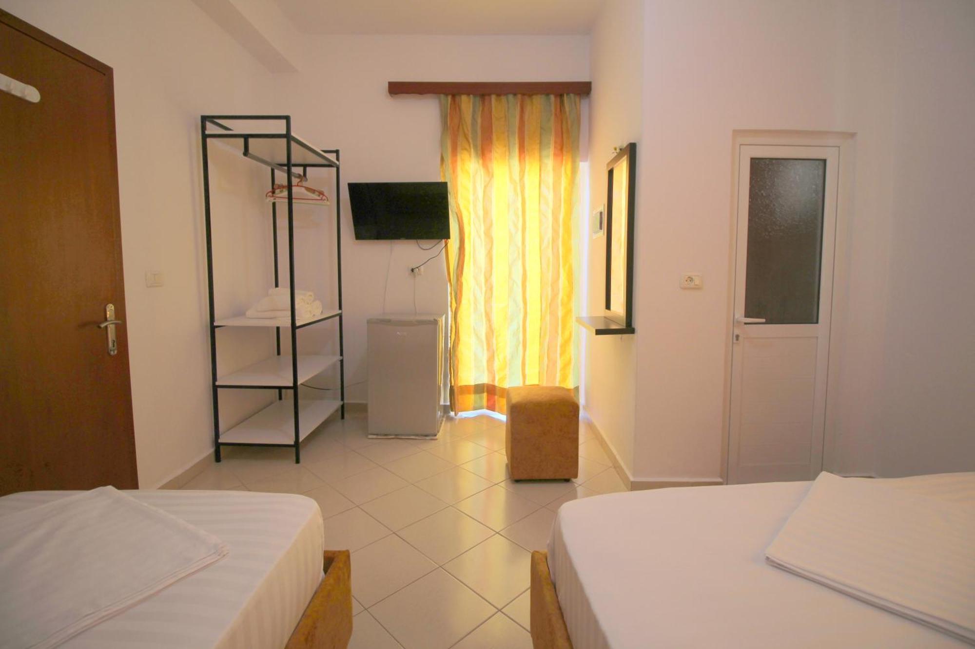 Lengu Holidays Houses Sarandë Exteriör bild