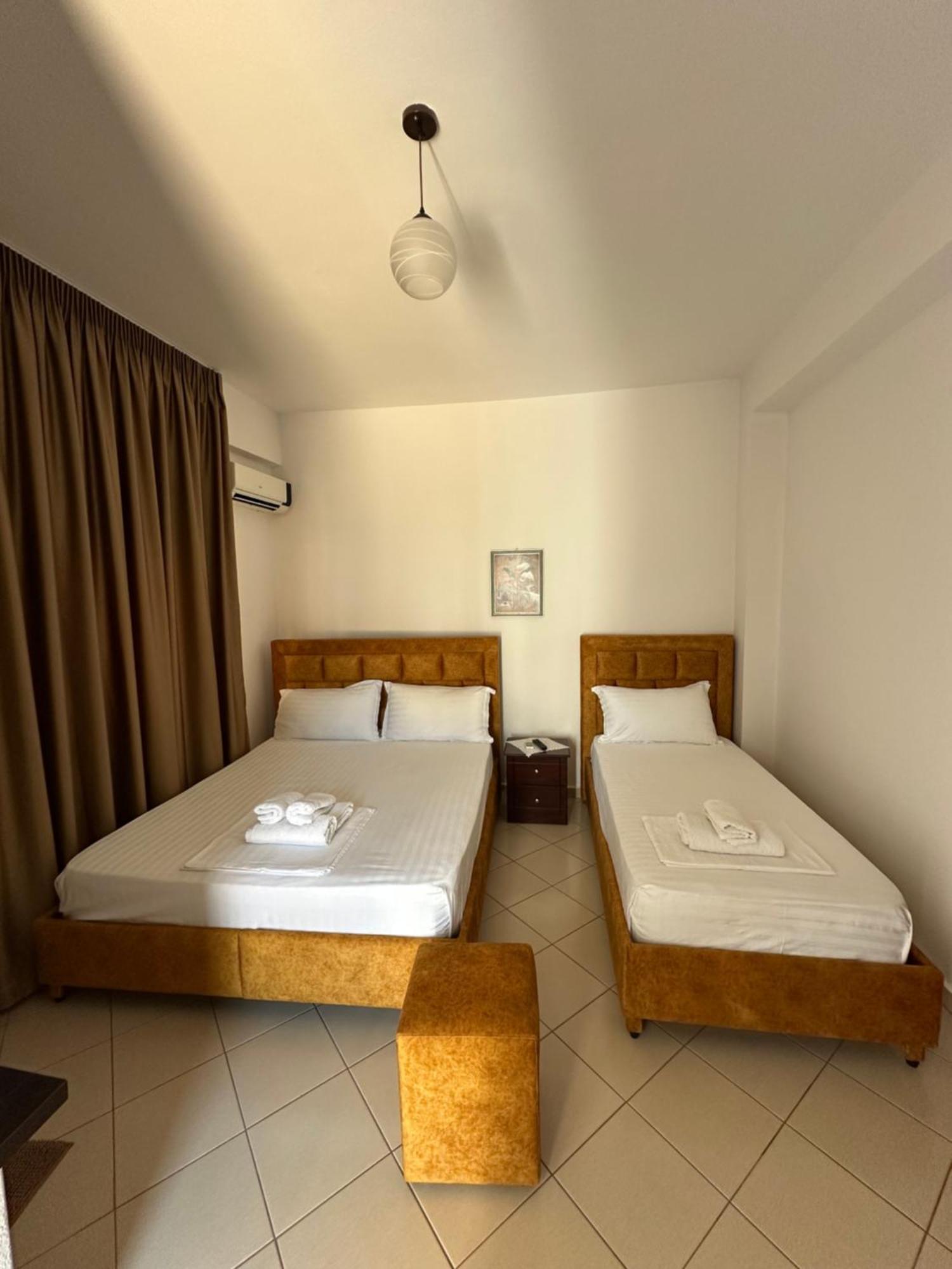 Lengu Holidays Houses Sarandë Exteriör bild