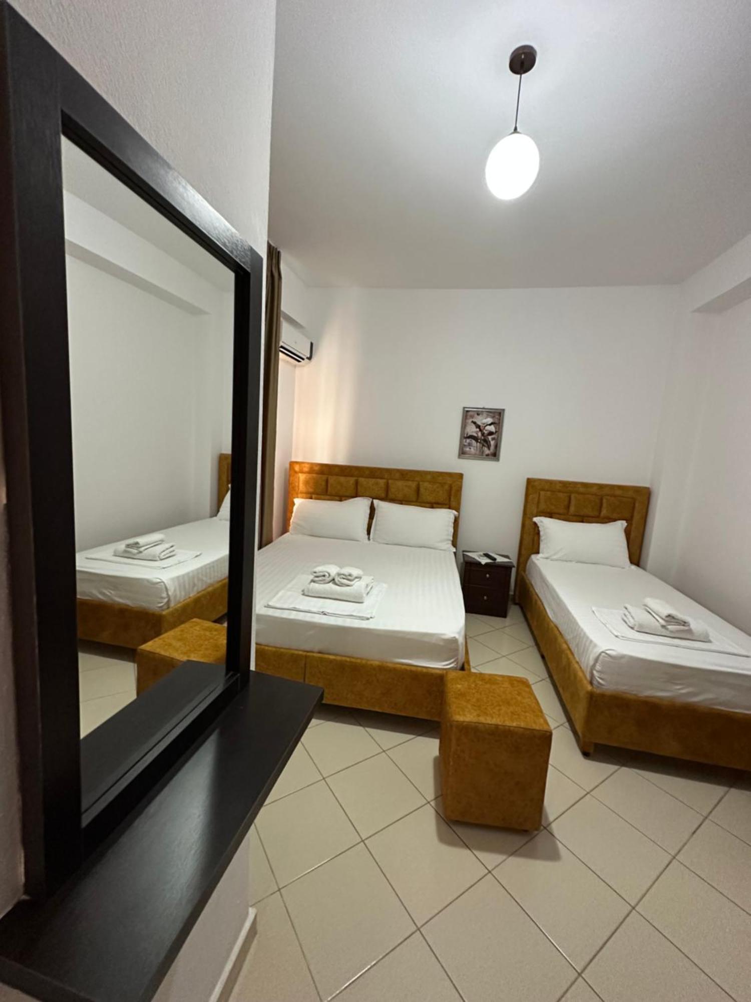 Lengu Holidays Houses Sarandë Exteriör bild